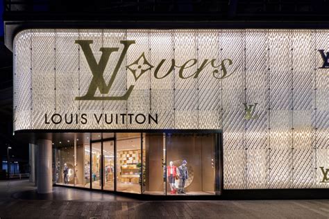 maasmechelen louis vuitton|POP.